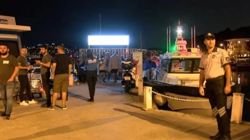 A boat sank in the Istanbul Bosphorus: Three people and a dog were rescued, one person is missing A boat sank in the Istanbul Bosphorus: Three people and a dog were rescued, one person is missing