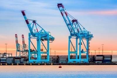 White House Sides with Union as US Dockworker Strike Enters Second Day White House Sides with Union as US Dockworker Strike Enters Second Day