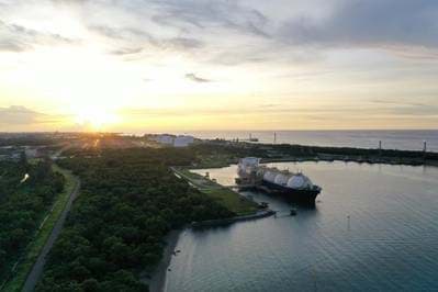 LNG Shipping Rates Tumble as New Vessels Enter Market LNG Shipping Rates Tumble as New Vessels Enter Market
